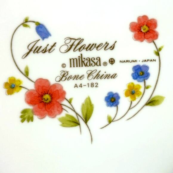 Mikasa Bone China Japan 1974-1996 Retired 'Just Flowers' 9" Serving Bowl - Picture 7 of 7